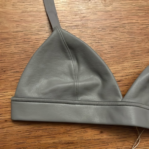 Skims faux leather triangle bralette - Picture 2 of 3